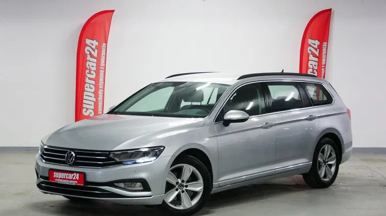 samochody osobowe Volkswagen Passat cena 84900 przebieg: 100000, rok produkcji 2021 z Lubień Kujawski